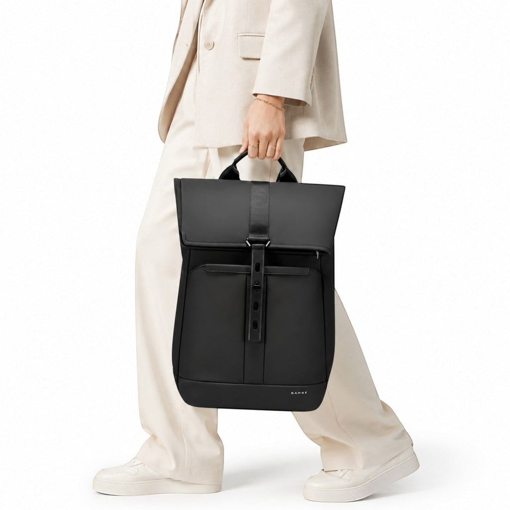 Sac à dos noir Univers Sac, compartimenté, idéal pour ordinateur portable 15.6 pouces, voyage et affaires.