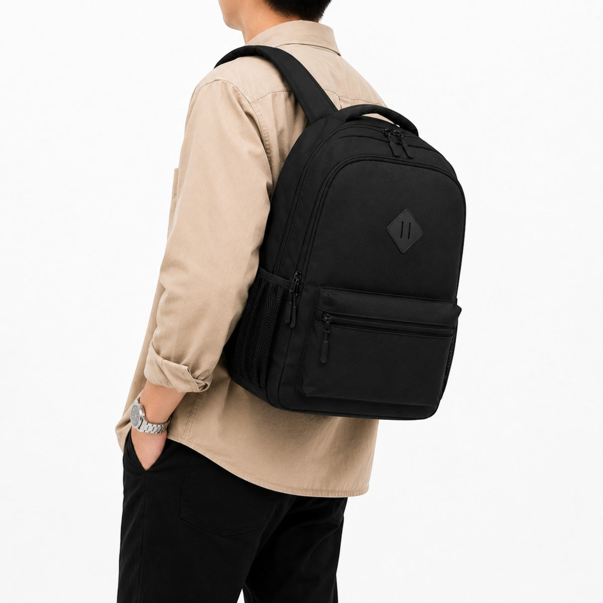 Sac à dos Univers Sac noir en tissu Oxford, style décontracté avec poches zippées, porté par un homme