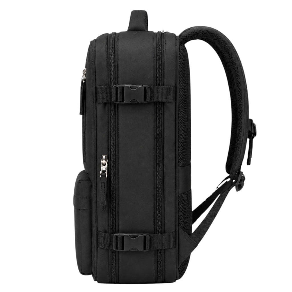 Sac à dos de voyage noir Univers Sac, format cabine avec sangles de compression et compartiment pour ordinateur portable.