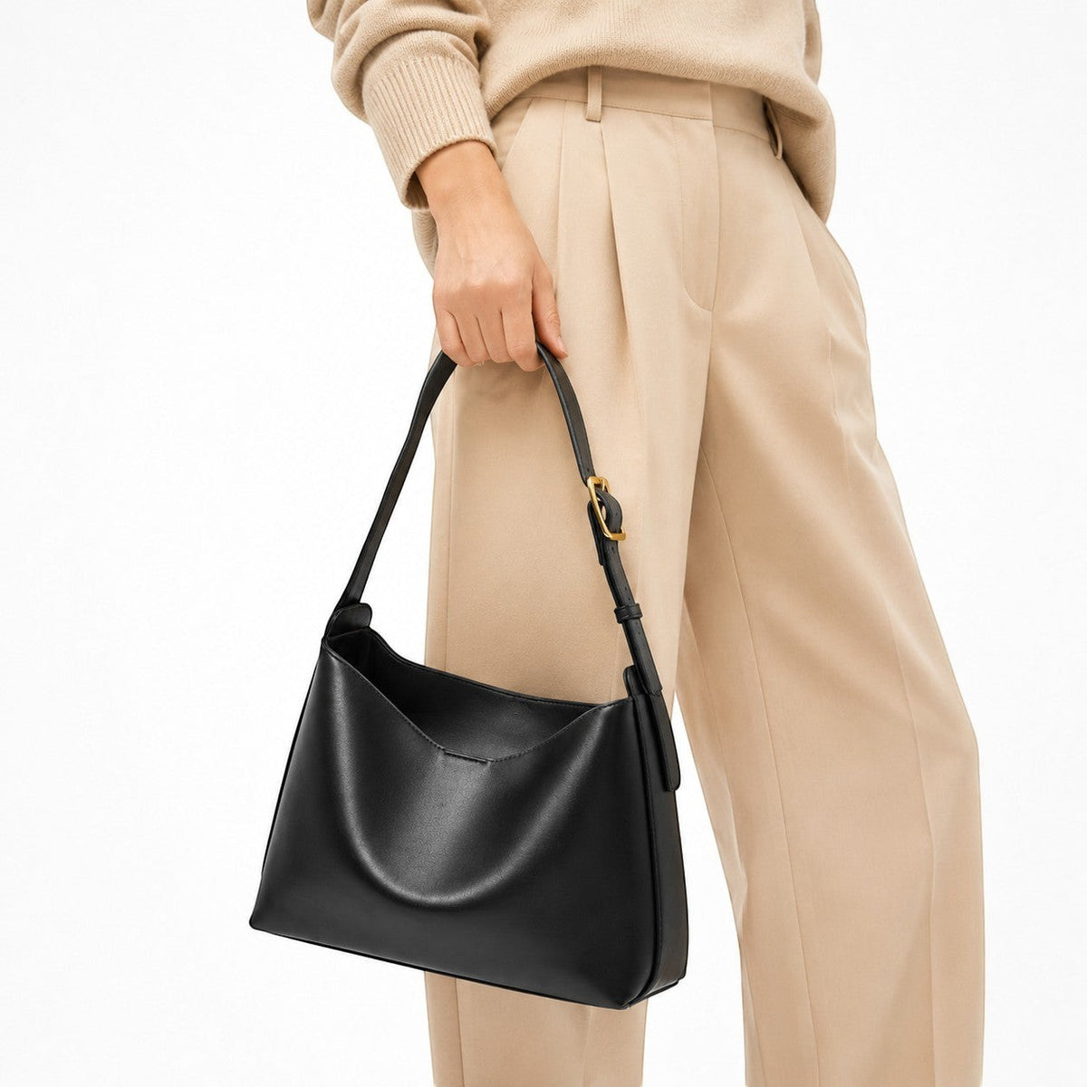 Sac bandoulière noir en cuir PU rigide, forme carrée, par Univers Sac. Idéal pour toutes saisons.