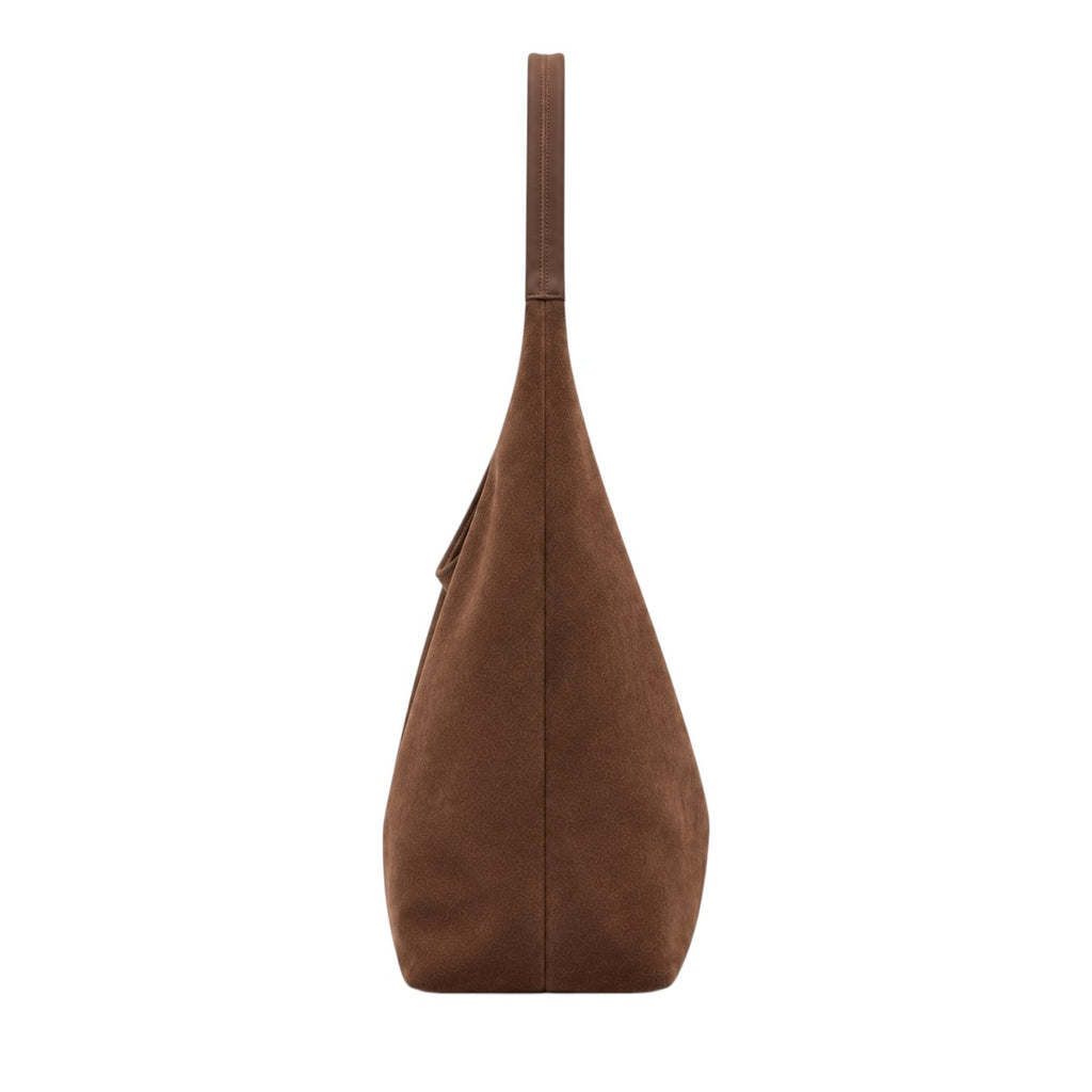 Sac bandoulière marron en faux suède de la marque Univers Sac, forme seau, idéal pour l'automne et l'hiver.