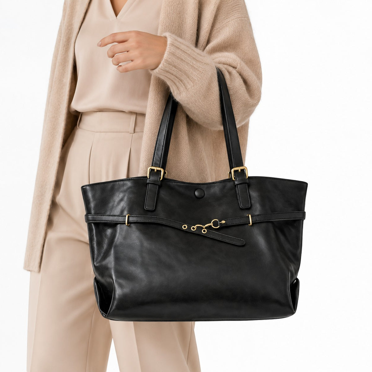 Sac bandoulière noir en cuir PU souple Univers Sac avec détails dorés et fermeture à fermoir, idéal pour un look polyvalent.