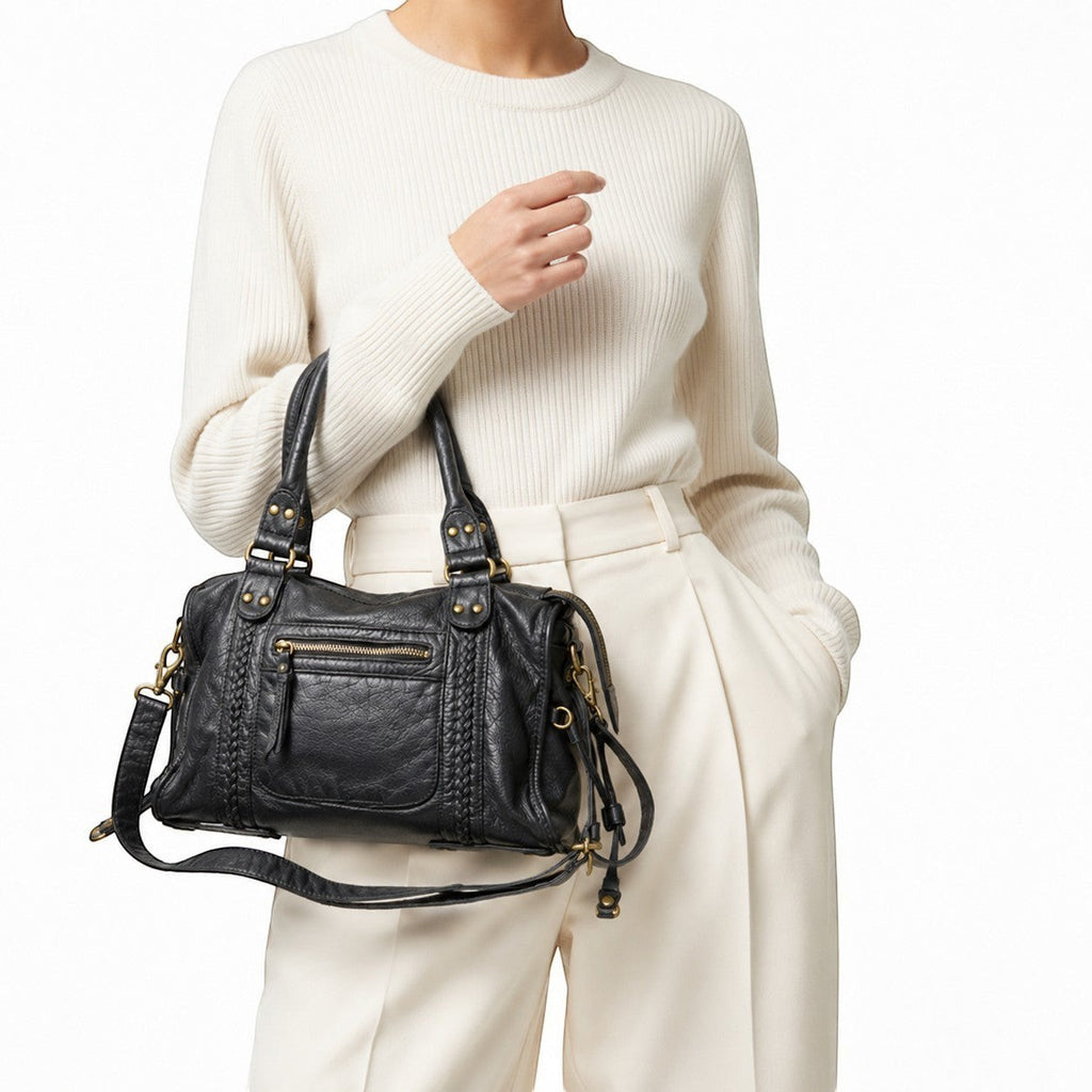 Sac bandoulière noir en cuir PU souple pour femme, avec fermeture éclair et poches intérieures et extérieures. Univers Sac.