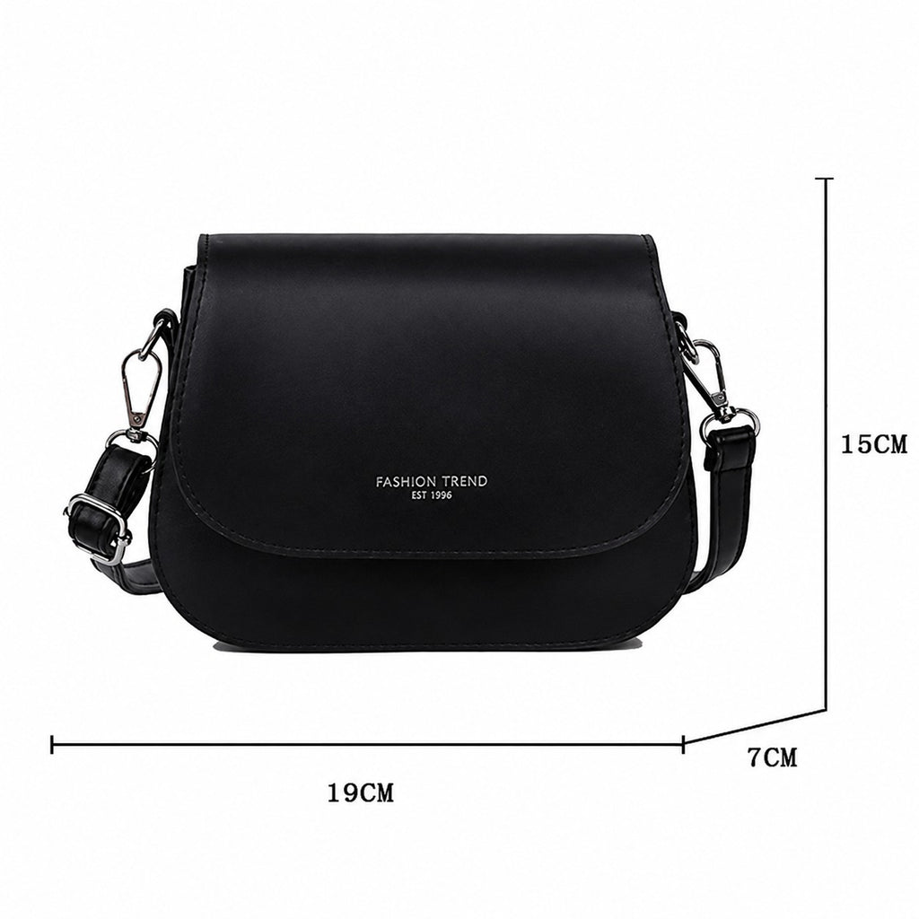 Sac bandoulière noir en cuir PU souple Univers Sac, forme carrée avec rabat, idéal pour femme.